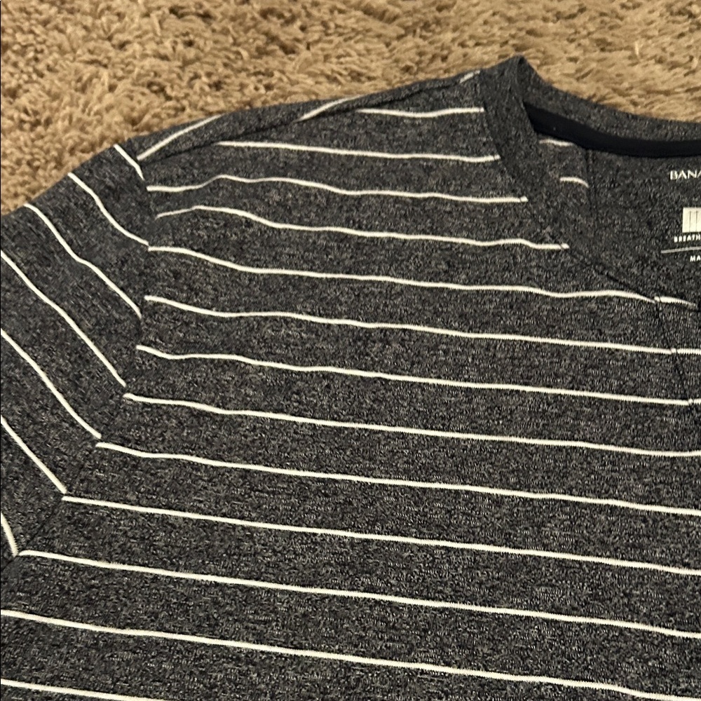 Banana Republic Black and Gray Striped Tee - Picture 4 of 6